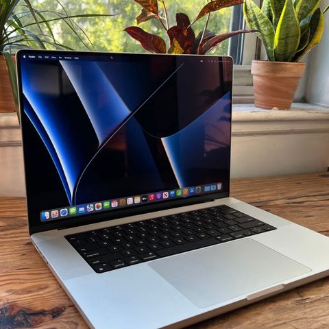 MacBook Pro M1 Pro 16’’ - 100% (Som NY)