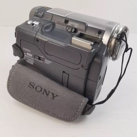 Sony Handycam DCR-TRV33E Mini DV Camcorder (testet)