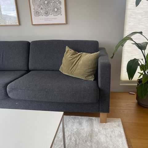 Grå ullsofa + bolia bord