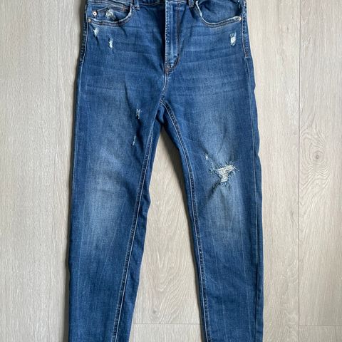 Stradivarius jeans str 44