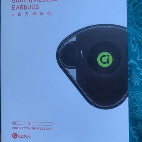 Wireless earbuds