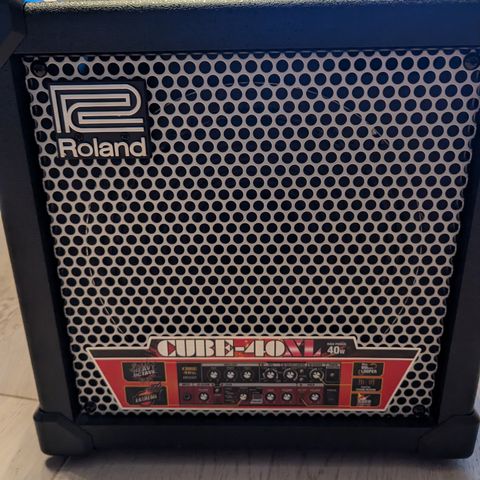 Roland 40XL Guitar Amp.