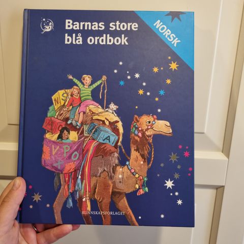 Barnas store blå ordbok. Norsk. Innbundet (22,5 x 27,5cm).