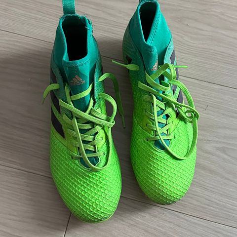 Adidas Fotballsko str 42