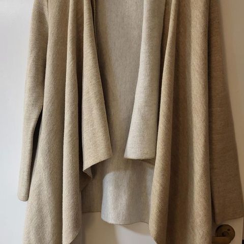 Beige Zara cardigan small