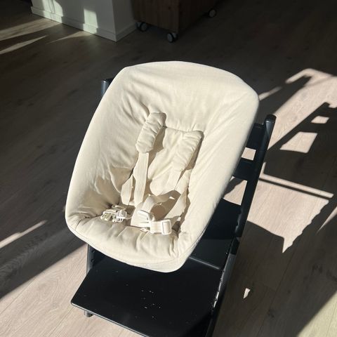 Stokke tripp trapp stol med newborn seat