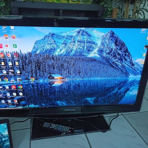 SAMSUNG 40'' LED TV