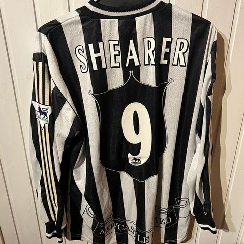 Vintage Newcastle langermet fotballdrakt 1996-98 - Shearer 9