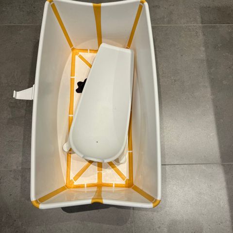 Stokke Flexi Bath med nyfødtstøtte