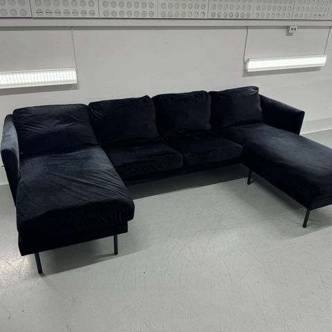 Velur sofa svart - Venture Design (kan leveres)