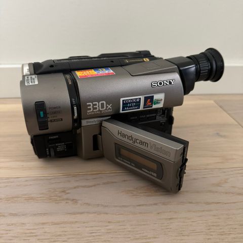 Hi8 Videokamera: Sony CCD-TRV46E