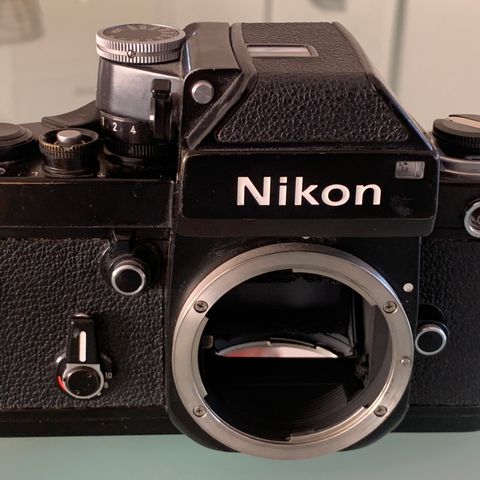 Nikon F2 kamerahus selges.