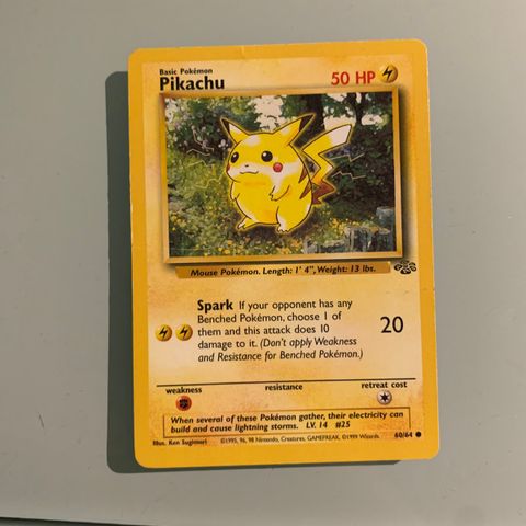 Pikachu pokemon kort selges