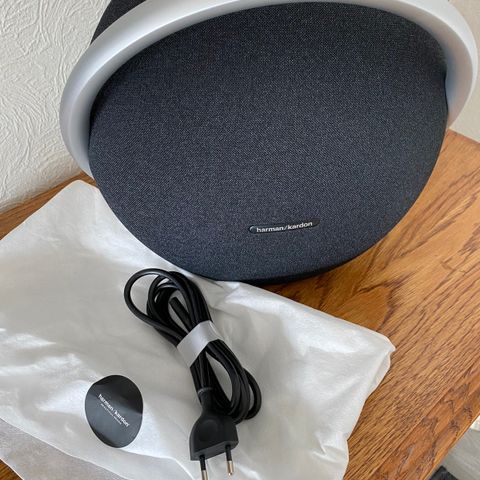 TRÅDLØS HØYTTALER Harman Kardon Onyx Studio 8 Black Bluetooth Høyttaler