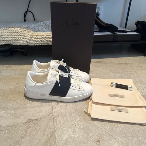 Valentino Open 🐦 ⬛