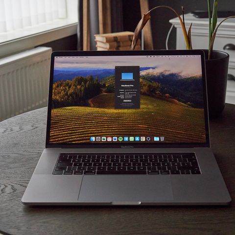 MacBook Pro 15inch 2018, 16bg ram, 500gb HD