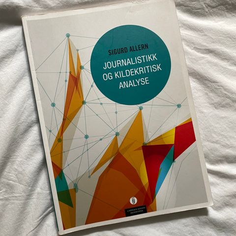 Pensumbøker til fotojournalistikk/journalistikk/MOK