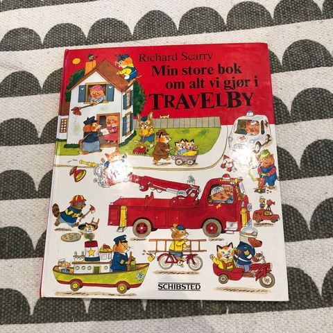 Min store bok om alt vi gjør i Travelby Richard Scarry (hentes/sendes)