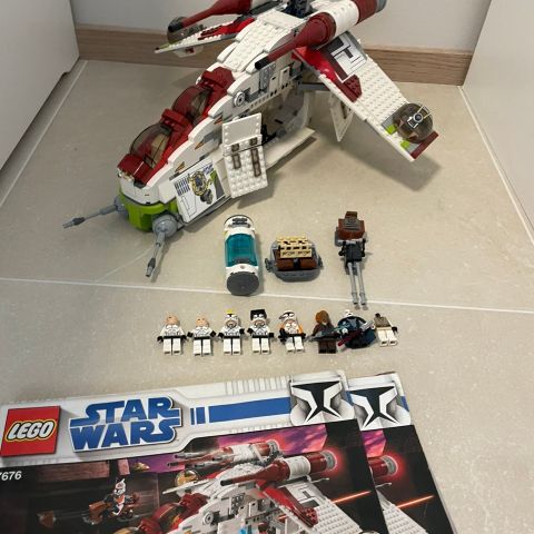 Republic attack gunship 7676 Lego star wars