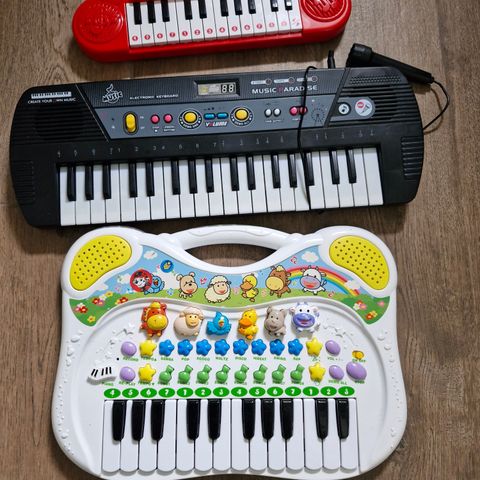 3stk piano/keyboard