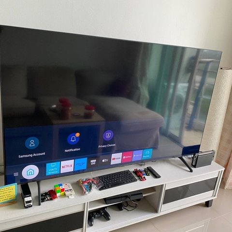 SAMSUNG 50" QLED TV