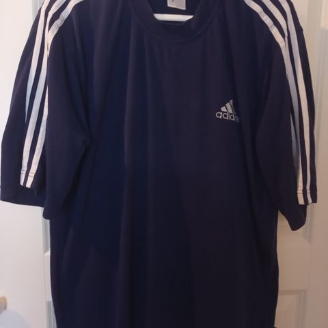 Adidas tskjorte retro