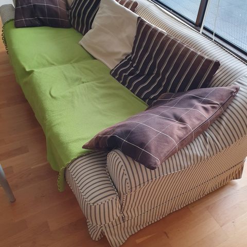 Bakersfield sofa med Voltaire med stofftrekk