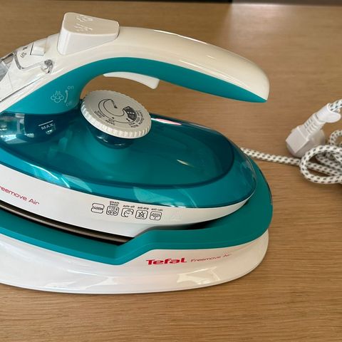 Tefal trådløst strykejern