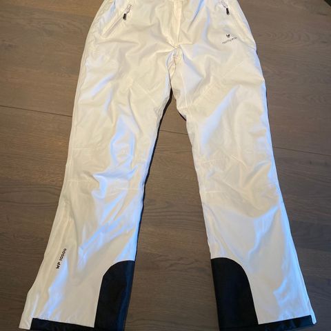 Pent og lite brukt Northpeak skibukse str 38 selges 300kr