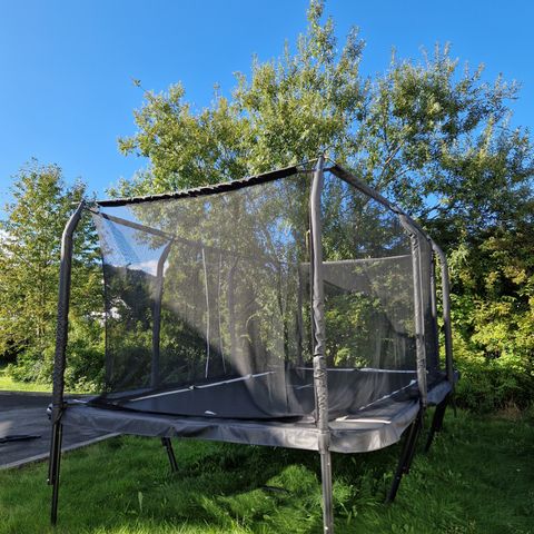 Trampoline