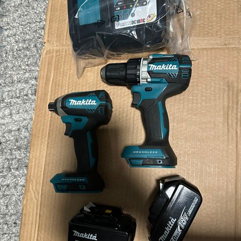 Makita verktøy «2 driller, lader, 2x 5.0Ah batterier»