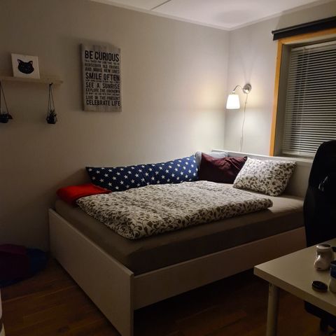 Brusali ikea seng med madrass 140 x 200