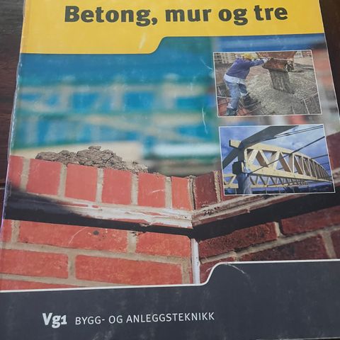 BETONG, MUR OG TRE