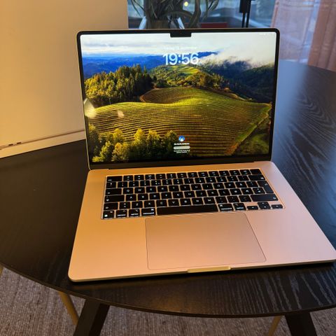 MacBook air 15 tommer M3 2024