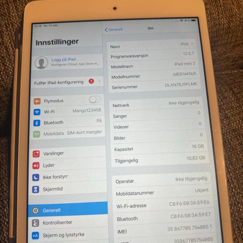 Ipad Mini 2    Med  mulighet til å bruke sim  ripe fri skjerm