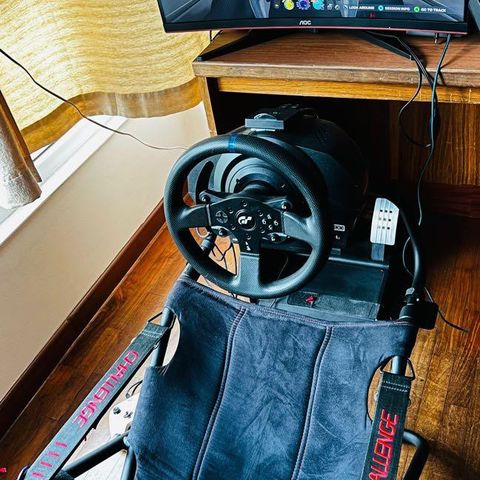 Thrustmaster t300gt og t8 shifter SOM NY!