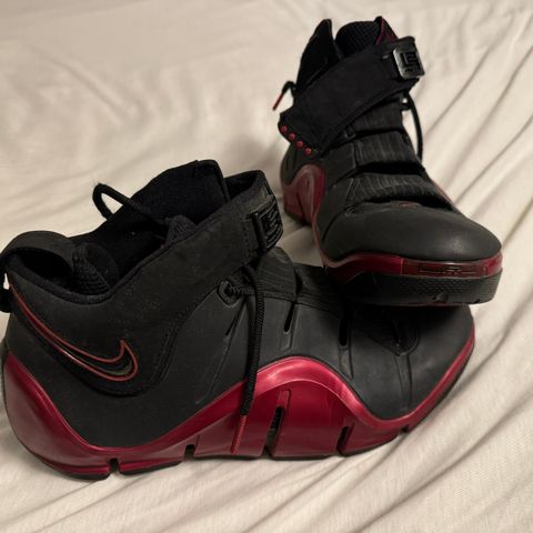 Nike lebron 4 | Black Crimson basketball sko