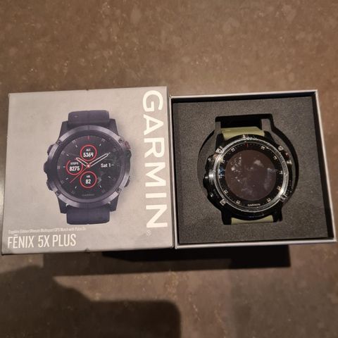 Garmin Fenix 5 X Pluss med ny reim selges