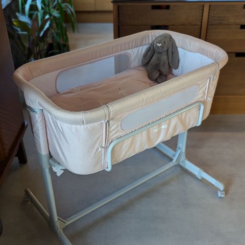 Moweo bedside crib