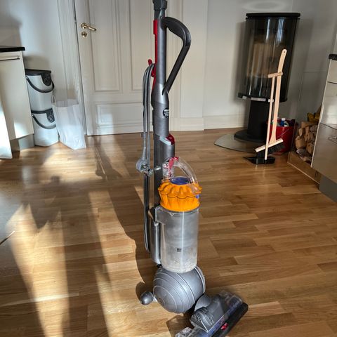 Dyson DC40 vacuum cleaner // støvsuger