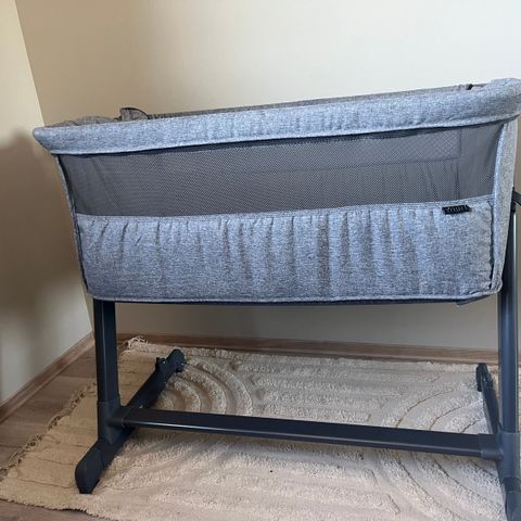 Tova bedside crib, grey