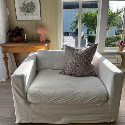 Love seat fra Home & cottage gis bort!