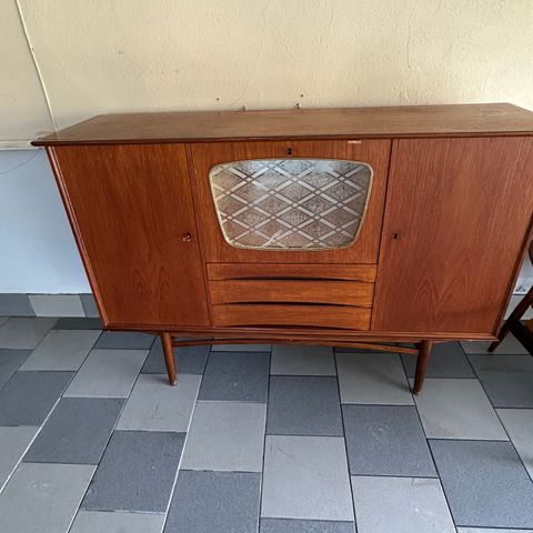 Teak Retro Skjenk fra 60/70 tallet selges for 1000kr eller høyst bydende over