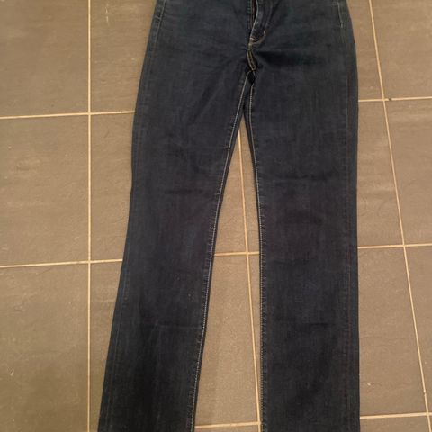 Levis 724 high rise straight W29 L32