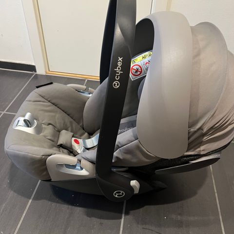 Cybex Platinum Cloud z i-size Soho Grey inkludert base