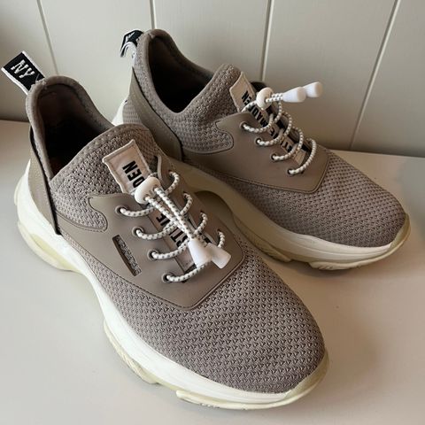 Steve Madden sneakers