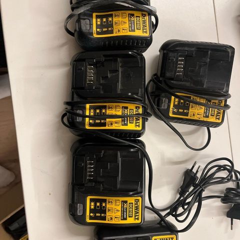 Dewalt DCB107 Batteri lader 4 stk