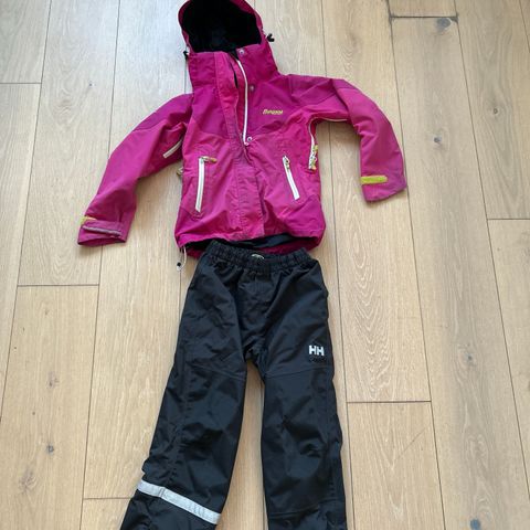 Bergans jakke 6931 Evje Youth Girl JKR  med Helly Hansen bukse