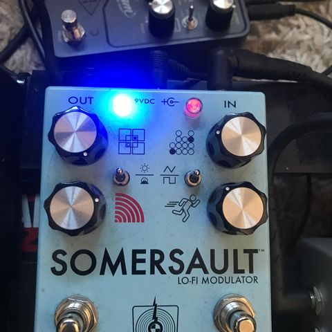 Caroline somersault lo-fi modulator chorus/vibrato