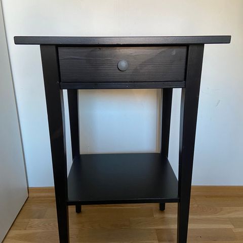 Nattbord, hemnes